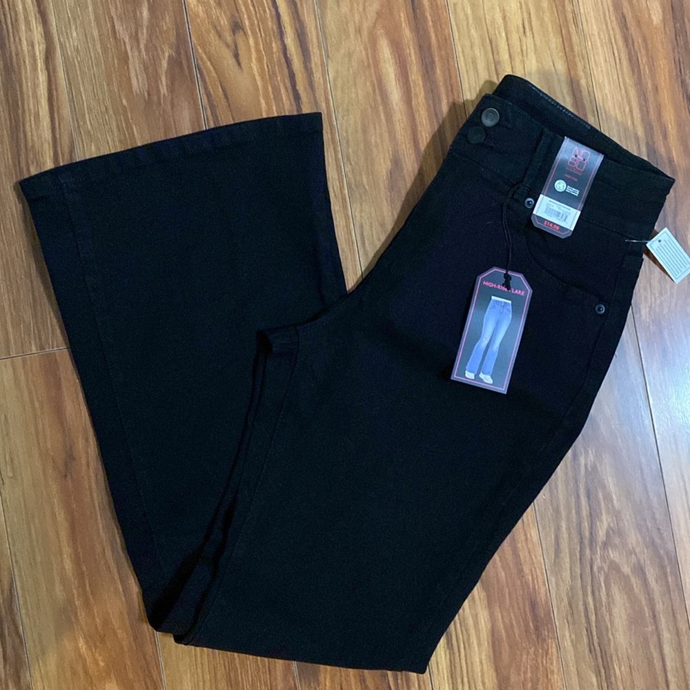 NWT No Boundaries Black High-Rise Flare Jeans, Size 13
